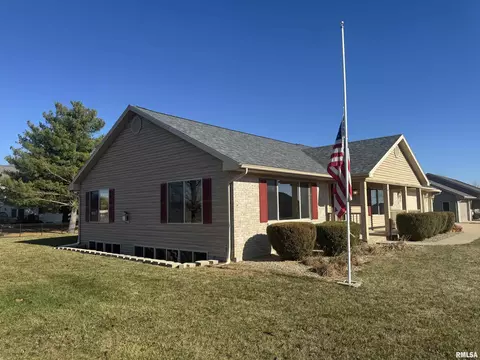 1200 Grand Ave, Macomb, IL 61455 photo 4
