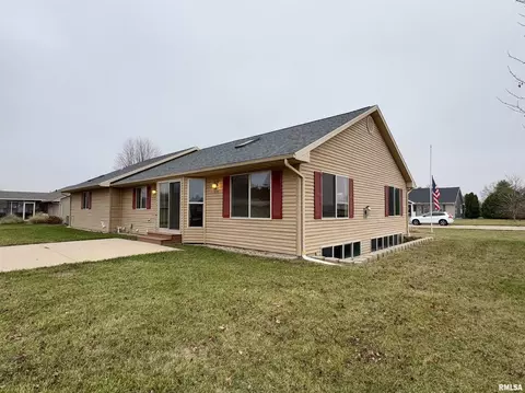 1200 Grand Ave, Macomb, IL 61455 photo 8