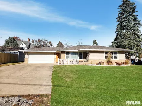 211 E Turner Ave, Toulon, IL 61483