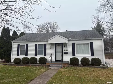 2135 W Harper Ter, Peoria, IL 61604
