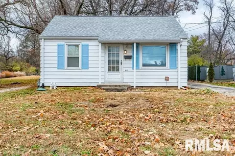 213 E Lake Ave, Peoria, IL 61614