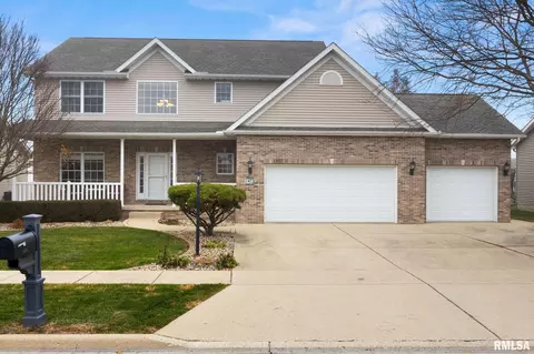1413 Aspen Dr, Washington, IL 61571