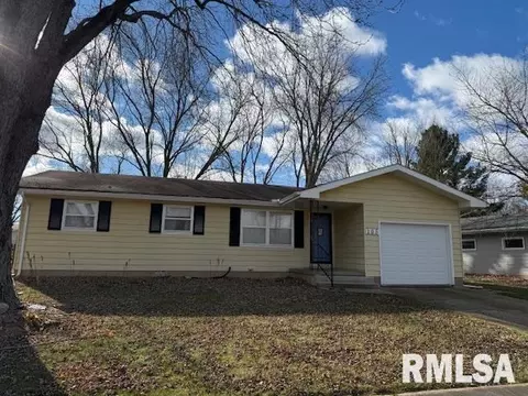 105 Honey Ln, Colchester, IL 62326