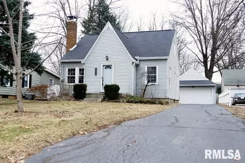 4922 N Endres Ave, Peoria, IL 61614