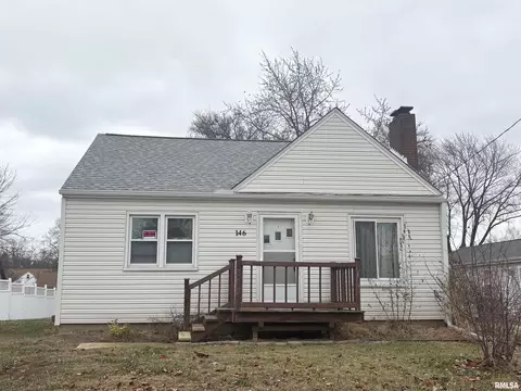 146 N Stewart St, Creve Coeur, IL 61610