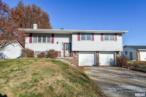 4413 Ducharme Ave, Bartonville, IL 61607
