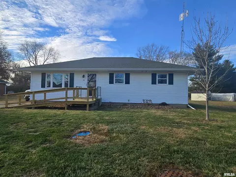 14 Hiel Dr, Bushnell, IL 61422