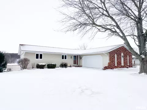 514 Ridge Ln, Eureka, IL 61530