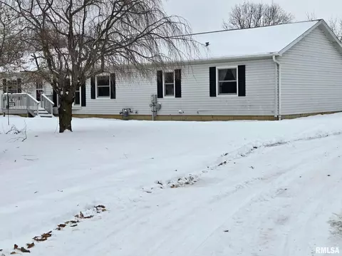 16236 E Lakeview Dr, Lewistown, IL 61542