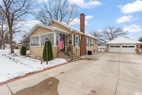 1441 N 4th St, Chillicothe, IL 61523