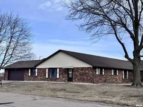 1823 S Madison St, Macomb, IL 61455