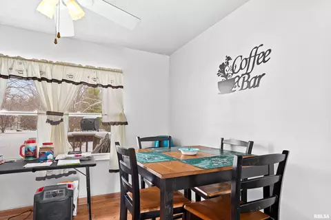 Dining - 9603 W Littlefield Dr, Mapleton, IL 61547 photo 1 of 2