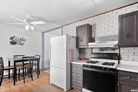 Kitchen - 9603 W Littlefield Dr, Mapleton, IL 61547 photo 3 of 3