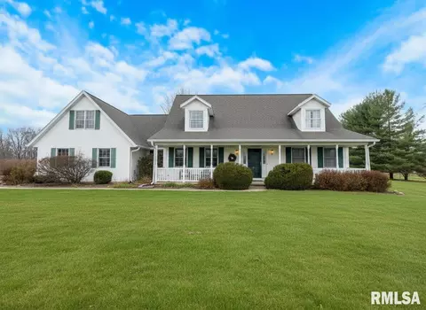 1440 School St, Washington, IL 61571