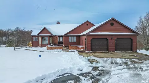 15972 N Ridge Rd, Lewistown, IL 61542