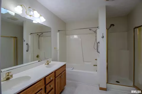 Bath - 133 Easy St, Washington, IL 61571 photo 1 of 2