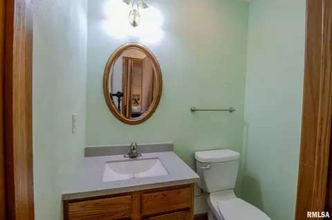 Bath - 133 Easy St, Washington, IL 61571 photo 2 of 2