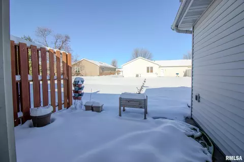 Exterior - 133 Easy St, Washington, IL 61571 photo 3 of 3