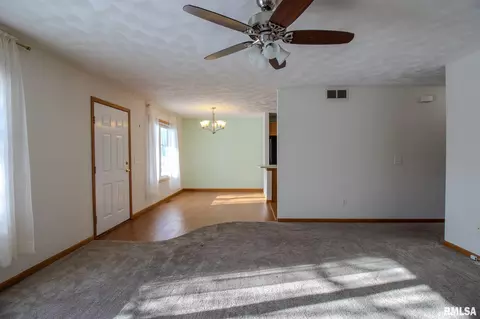 Living - 133 Easy St, Washington, IL 61571 photo 3 of 3