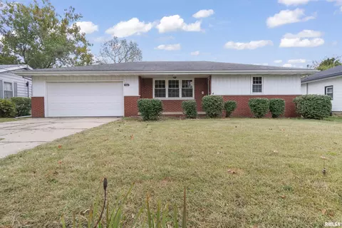 304 Brookview Rd, East Peoria, IL 61611