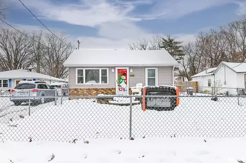 230 Stahl Ave, Washington, IL 61571