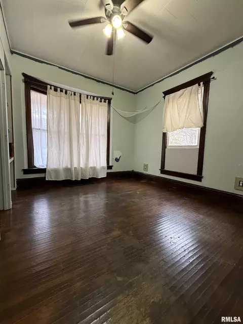 Bedroom - 409 N Mcarthur St, Macomb, IL 61455 photo 1 of 3