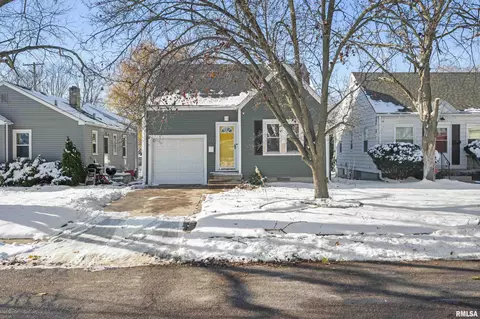 3207 N Parish Ave, Peoria, IL 61604