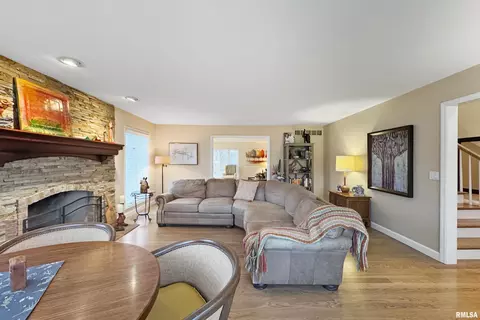 1102 Tottenham Ct, Washington, IL 61571 photo 4