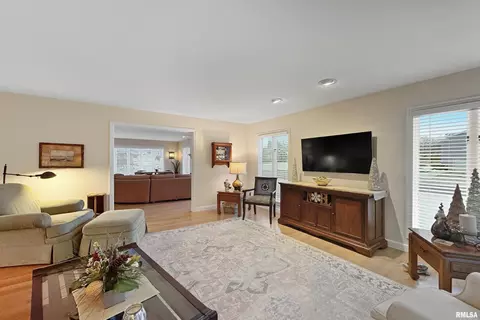 1102 Tottenham Ct, Washington, IL 61571 photo 8