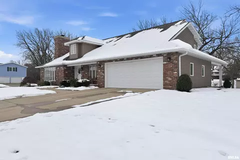 1102 Tottenham Ct, Washington, IL 61571 photo 2