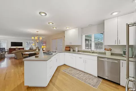 1102 Tottenham Ct, Washington, IL 61571 photo 12