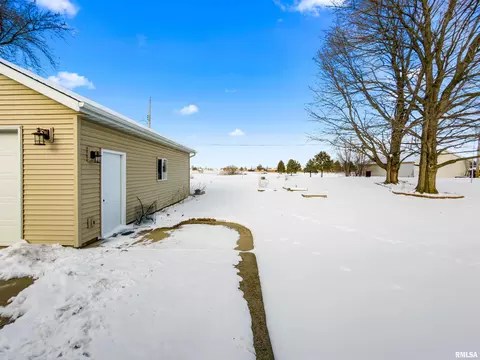 207 Devonshire Rd, Washington, IL 61571 photo 5