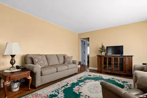 207 Devonshire Rd, Washington, IL 61571 photo 12