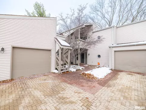 5626 N Withershin Pt, Peoria, IL 61615