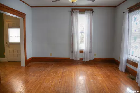Living - 509 E Calhoun St, Macomb, IL 61455 photo 1 of 2