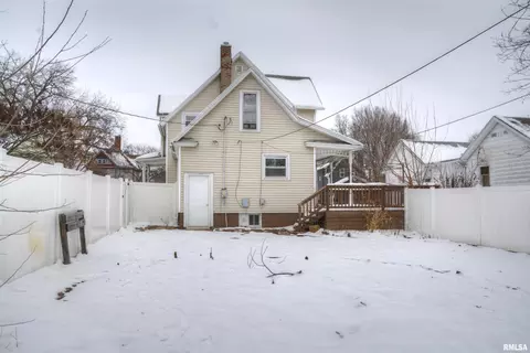 Exterior - 509 E Calhoun St, Macomb, IL 61455 photo 2 of 6