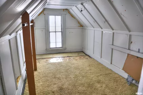 Bedroom - 509 E Calhoun St, Macomb, IL 61455 photo 2 of 4