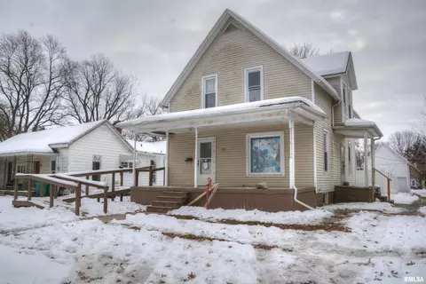 509 E Calhoun St, Macomb, IL 61455