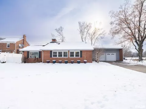 2718 W Moss Ave, Peoria, IL 61606