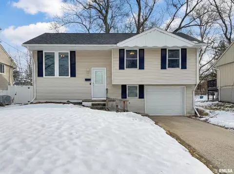6002 N Keenland Ave, Peoria, IL 61614