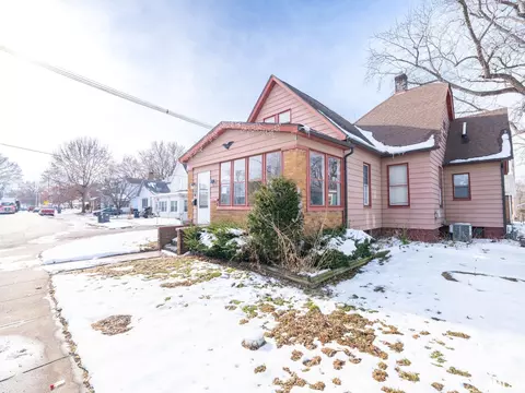 615 Summer St, Pekin, IL 61554