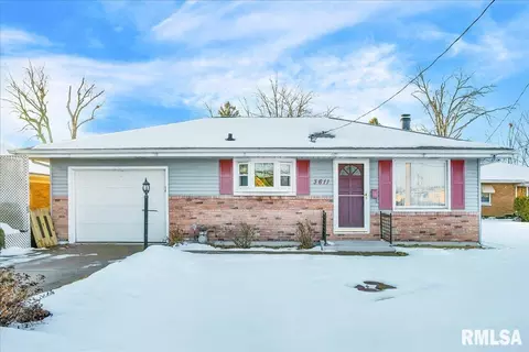 3611 N Avalon Pl, Peoria, IL 61604