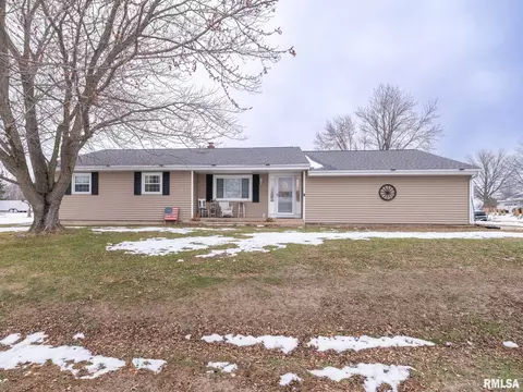 14111 Grandview Dr, Manito, IL 61546