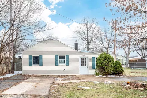 3302 N Gale Ave, Peoria, IL 61604