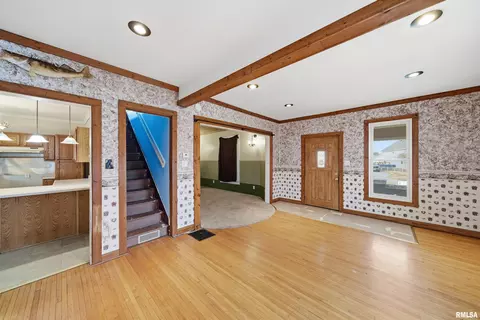 Living - 412 W Maple St, Canton, IL 61520 photo 1 of 5
