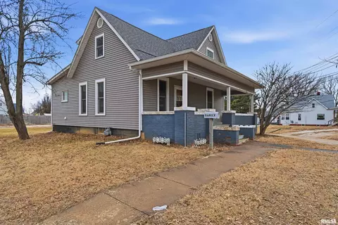 Exterior - 412 W Maple St, Canton, IL 61520 photo 2 of 3