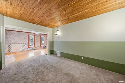 Living - 412 W Maple St, Canton, IL 61520 photo 5 of 5