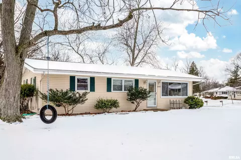 2116 W Austin Dr, Peoria, IL 61614