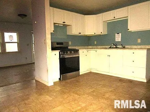 Kitchen - 2204 Easter Ave, Pekin, IL 61554 photo 1 of 1
