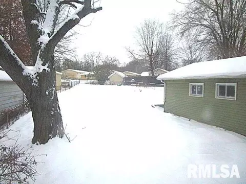 Exterior - 2204 Easter Ave, Pekin, IL 61554 photo 2 of 4